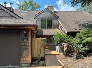 403 Pepperidge Lake Rd, Eastport, NY 11941