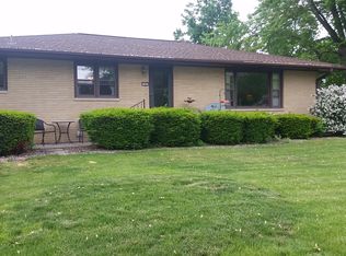 1083 Parkview Rd, Galesburg, IL 61401