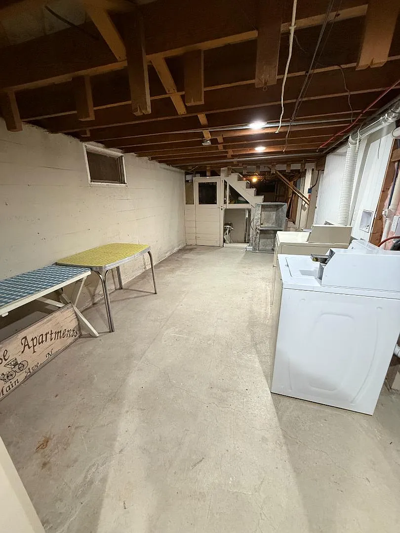 522 Main Ave N - Garage 2 — Photo 3