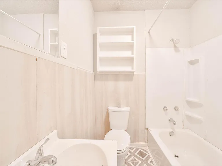 315 8th Ave N #4 — Photo 3