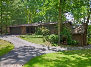 614 Surfside Dr, Akron, OH 44319