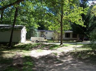 4132 Valley View Rd, Harrison, MI 48625