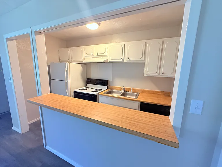500 N Commerce St #108 — Photo 7