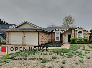 216 Iberis Dr, Arlington, TX 76018