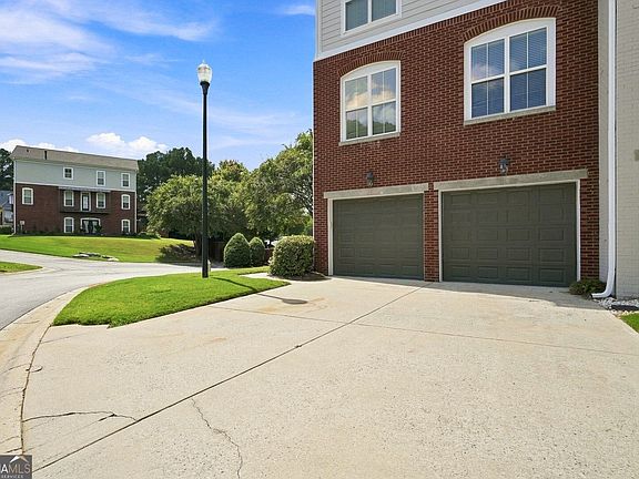 3rd image of 6035 Brookside Oak Cir