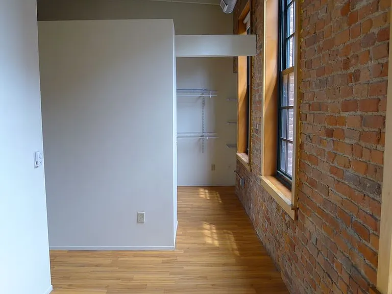 The Lofts at New Amsterdam — Photo 33