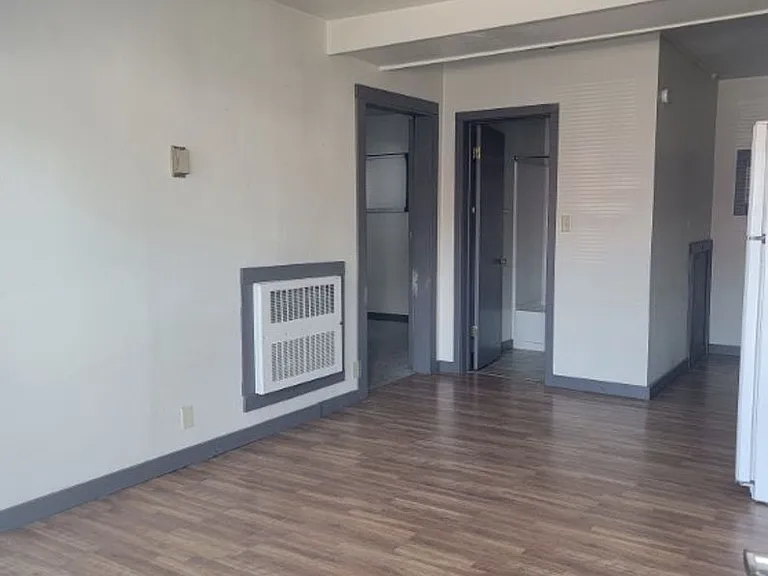 925 N Main St — Photo 5