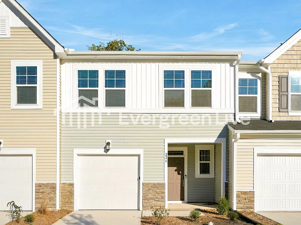 226 Tree Moss Ct
