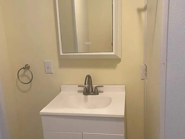 414 W Martin Luther King Jr Dr — Photo 14