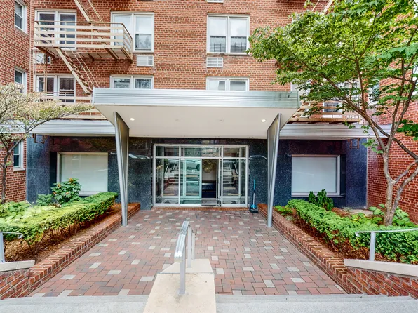 1717 East 18th Street image 1 of 14