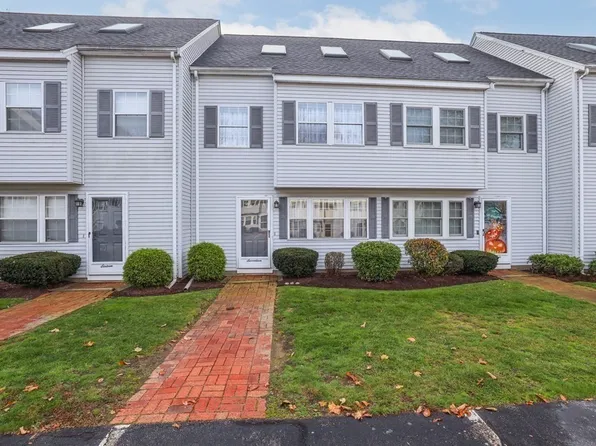 25 W Bulfinch St Unit 17, North Attleboro, MA 02760