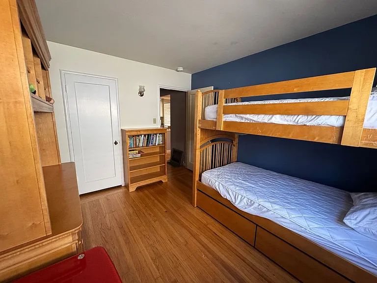 1443 Beacon Ave — Photo 11