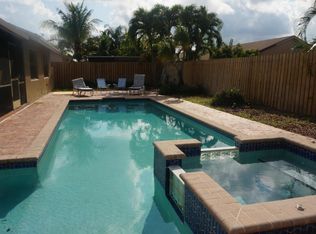 9220 Edgemont Ln, Boca Raton, FL 33434