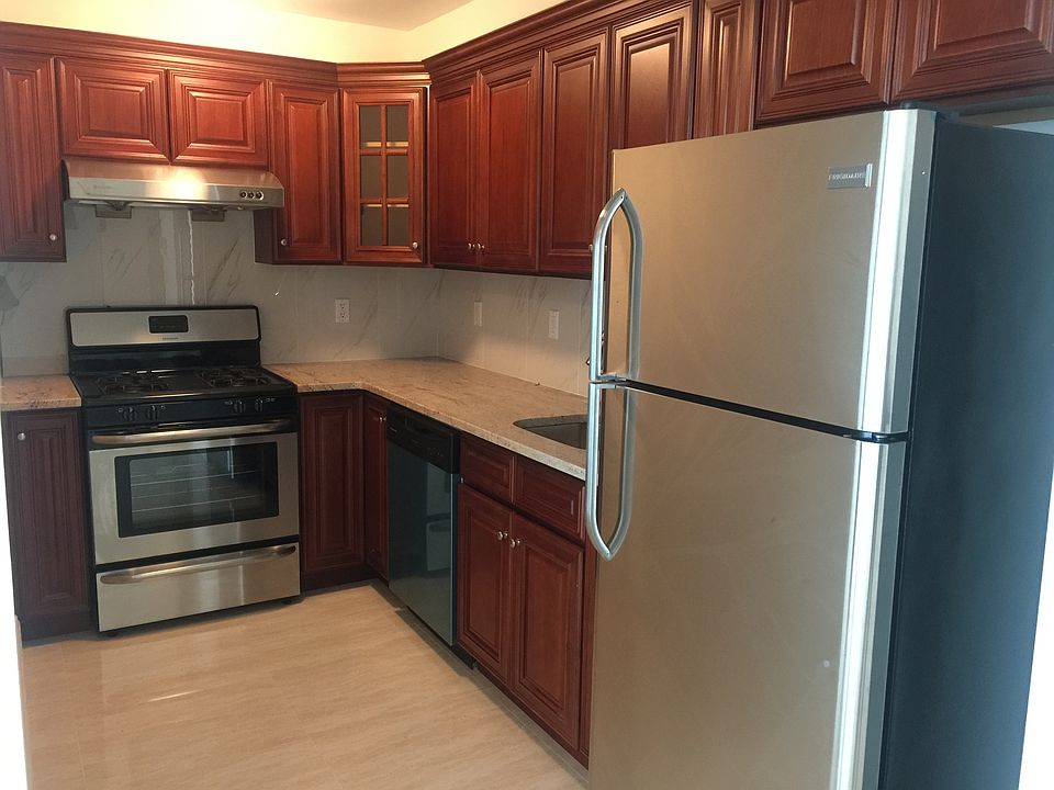 1st image of 13215 41st Ave APT 6C