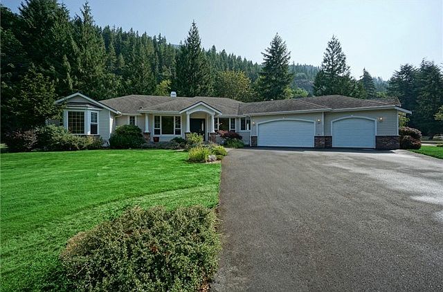 Just across the street from Little Mt Si trail head!