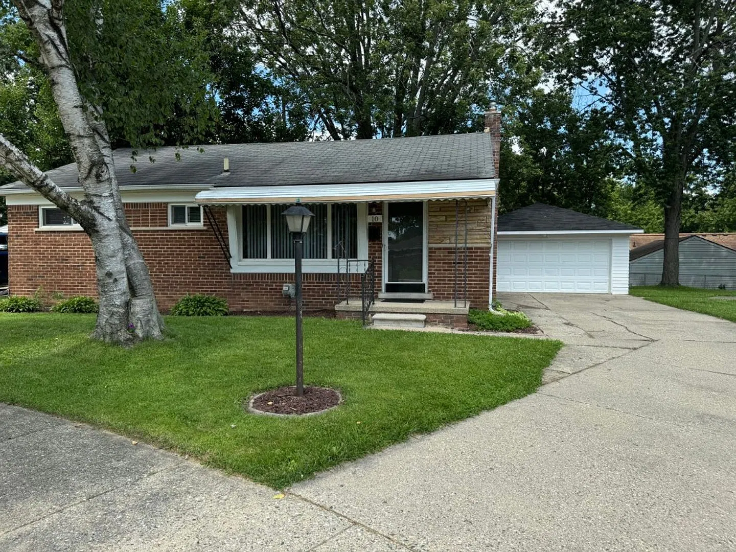 3 BR Brick Ranch with C/A and Basement — Photo 1