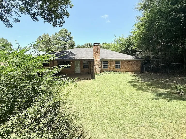 1320 Baylor Dr — Photo 23