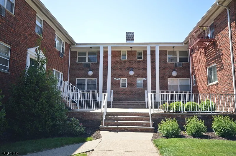 199A-8 N BEVERWYCK RD #A8 photo 1