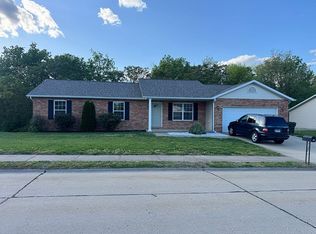 117 N Cedar Bluff Dr, Valmeyer, IL 62295