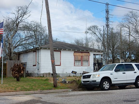 4th image of 1506 Magnolia Dr