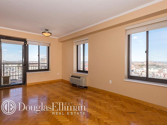2nd image of 170 West Broadway
