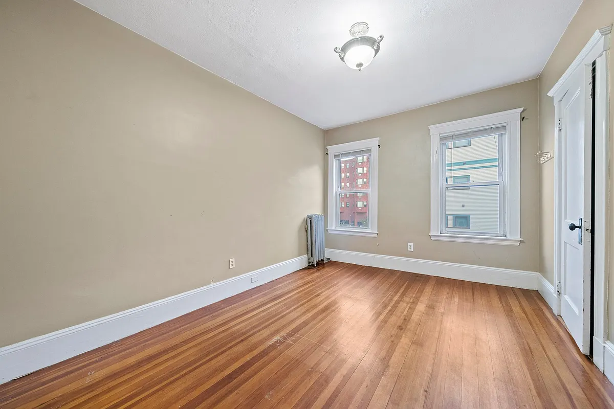Photo 2 of 10 - 526 Talbot Ave #2 - Dorchester, MA Building Photo - 526 Talbot Ave #2