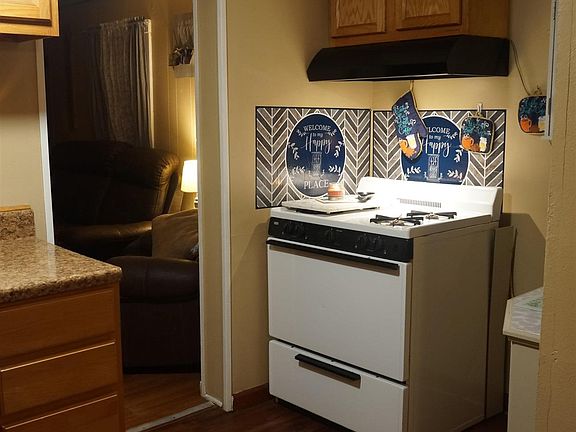 5th image of 2124 W Iowa St
