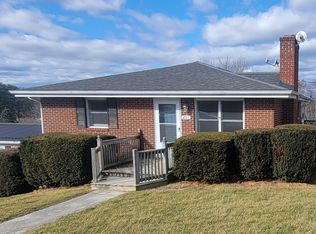 201 3rd St, Christiansburg, VA 24073