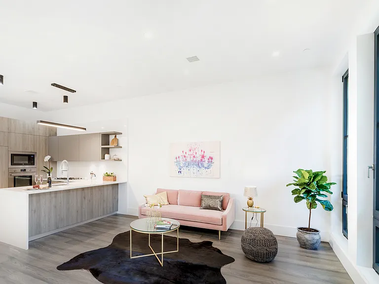 147 14th St #3 — Photo 3