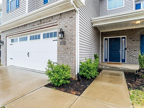 3rd image of 592 Estrella Dr