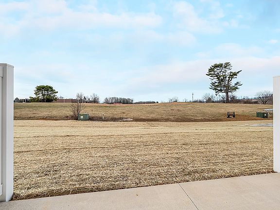 3rd image of 755 Fairview Rd #G