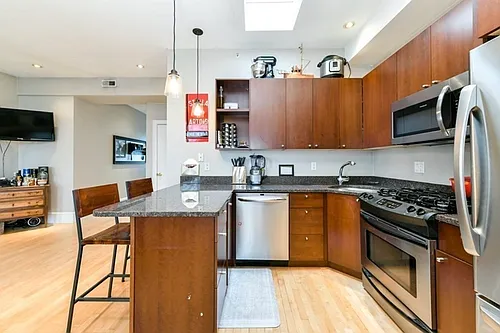 137-139 D St #5 Photo 1