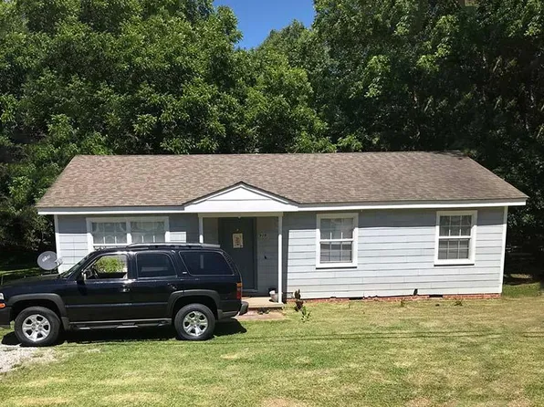 909 Louisville Rd, Starkville, MS 39759