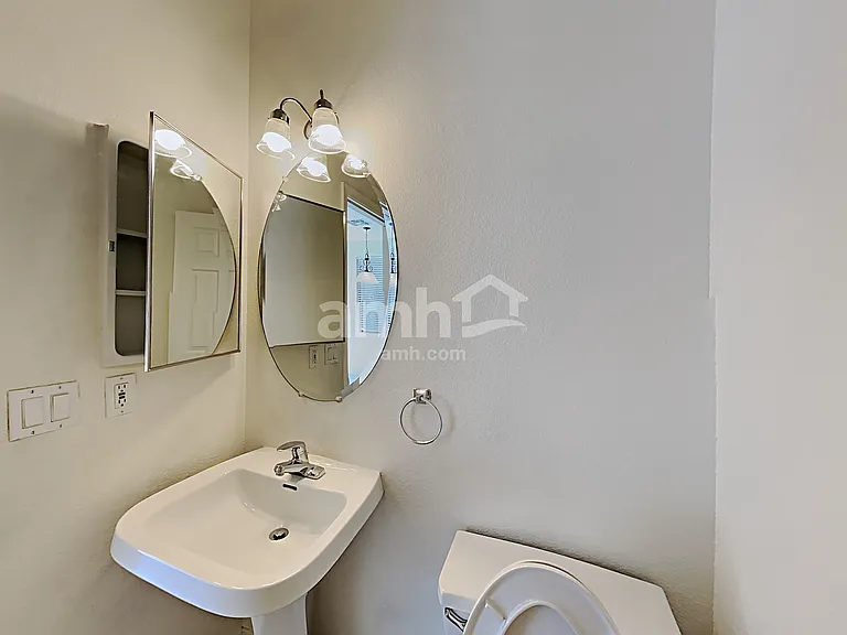 1231 S Amador — Photo 9