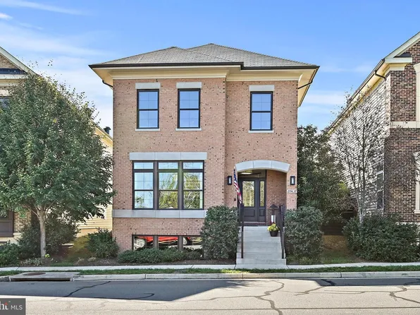 20437 Savin Hill Dr, Ashburn, VA 20147