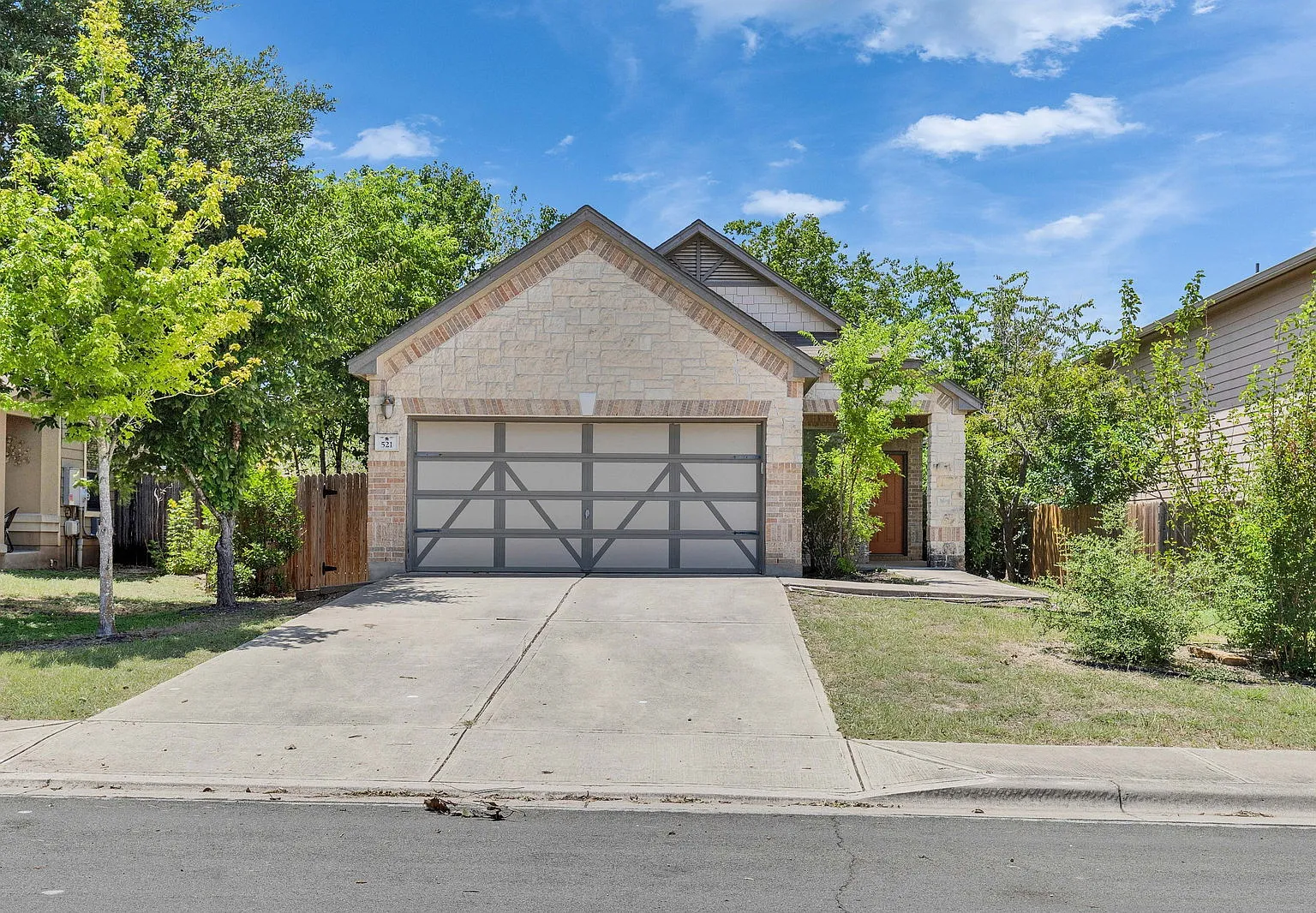 3 bed, 2.0 bath, 1359 sqft, $1,700 — Photo 1