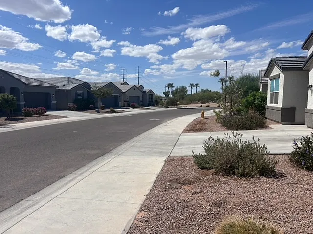 4 bed, 2.5 bath, 1915 sqft, $2,700 — Photo 4
