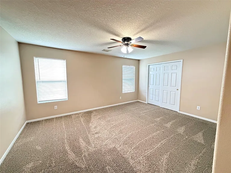 15423 Fir Woods Ln — Photo 40