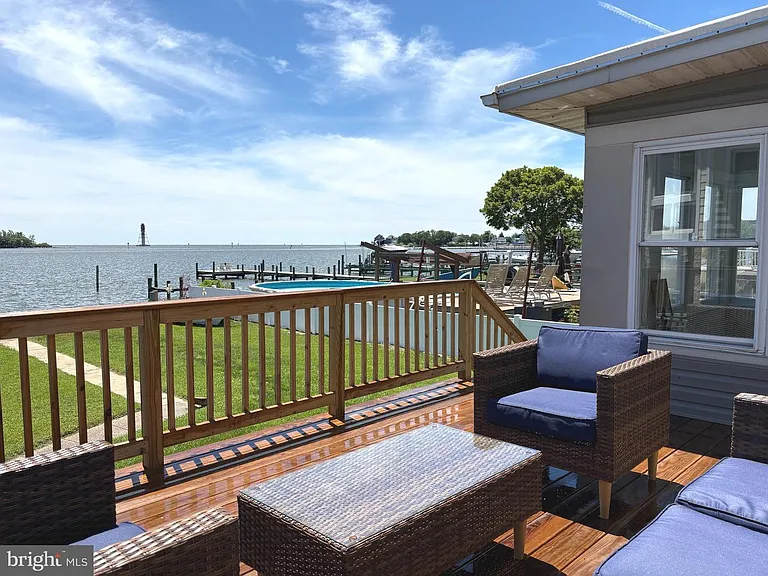9135 Cuckold Point Rd — Photo 37