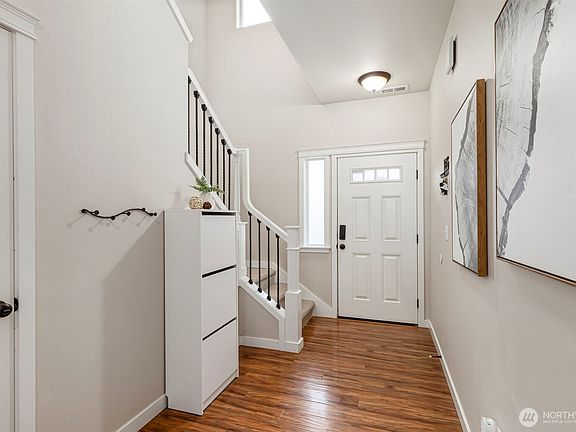 4th image of 6989 Rocklin Avenue NE