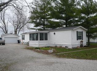 106 S Boyer Ave, Brocton, IL 61917