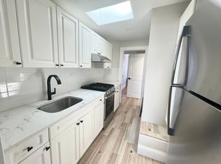 21-62 28th St #3T, Astoria, NY 11105