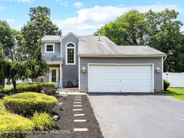 4 Reed Road, Howell, NJ 07731