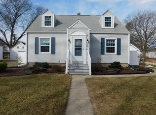 616 Woolf Ct, Rochelle, IL 61068