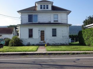 607 W Main St, Valley View, PA 17983