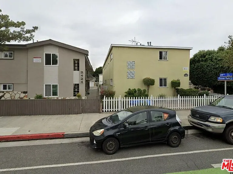 2420 Ocean Park Blvd — Photo 1