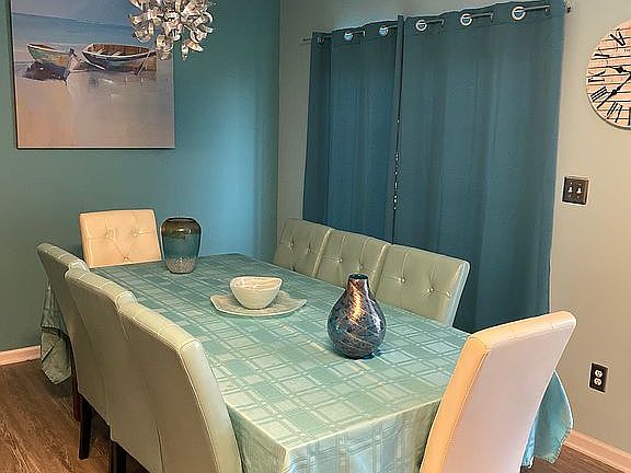 Spacious seating in kitchen