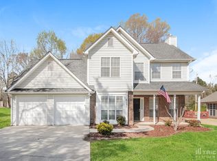 6121 Colchester Ln, Matthews, NC 28104