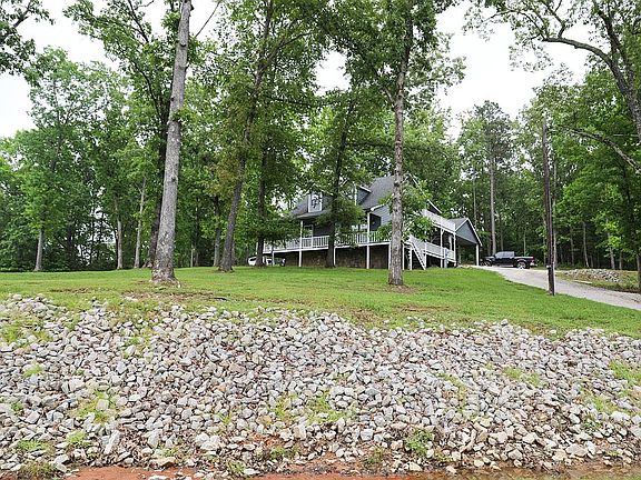 2nd image of 969 Pineview Rd