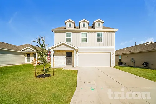 5202 Everett Loop Photo 1